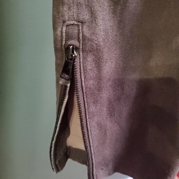 Vince   Leather Suede Skinny Pants with Zippered Ankles - Picture 5 of 5